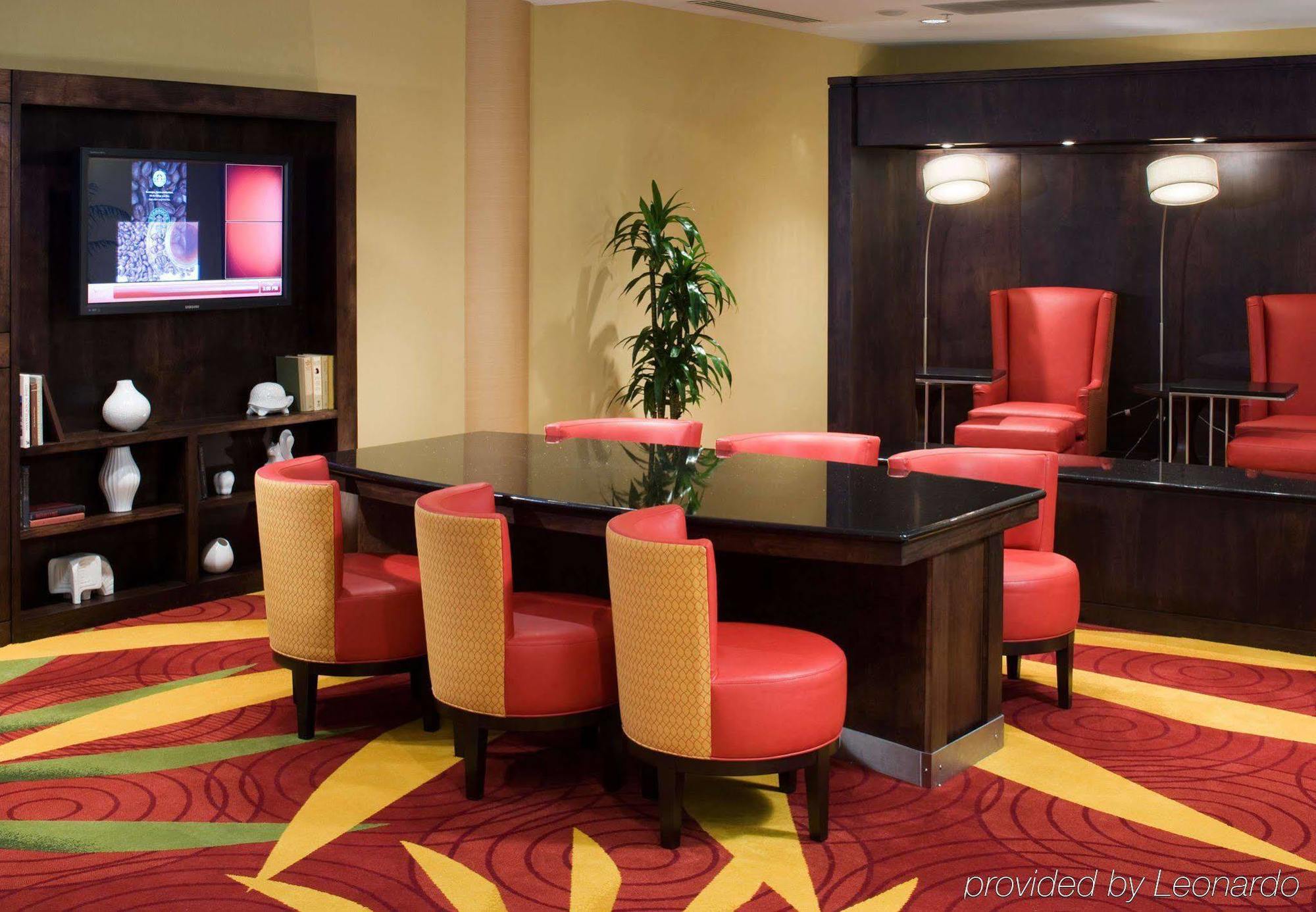 Holiday Inn Chesapeake Extérieur photo