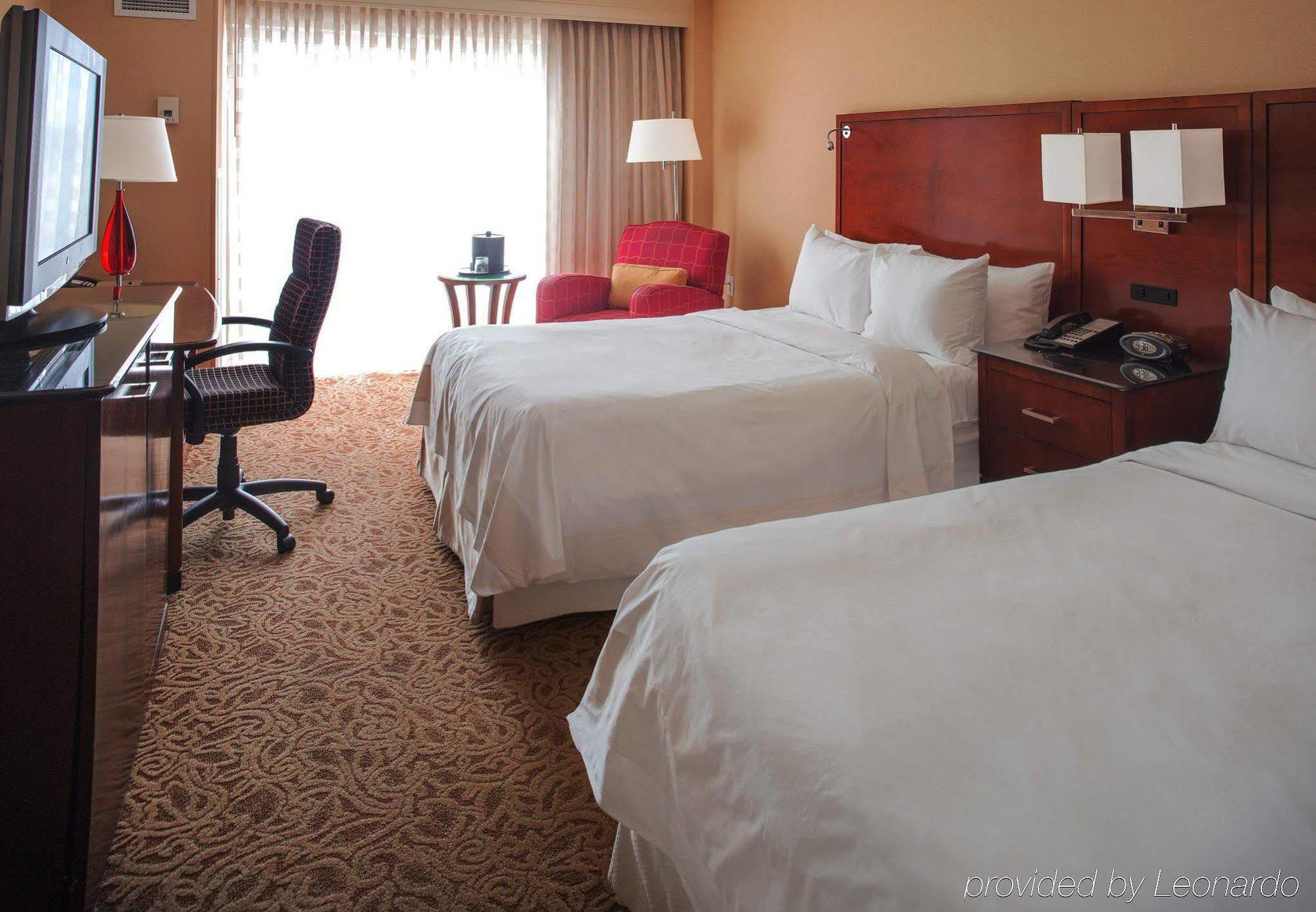 Holiday Inn Chesapeake Extérieur photo