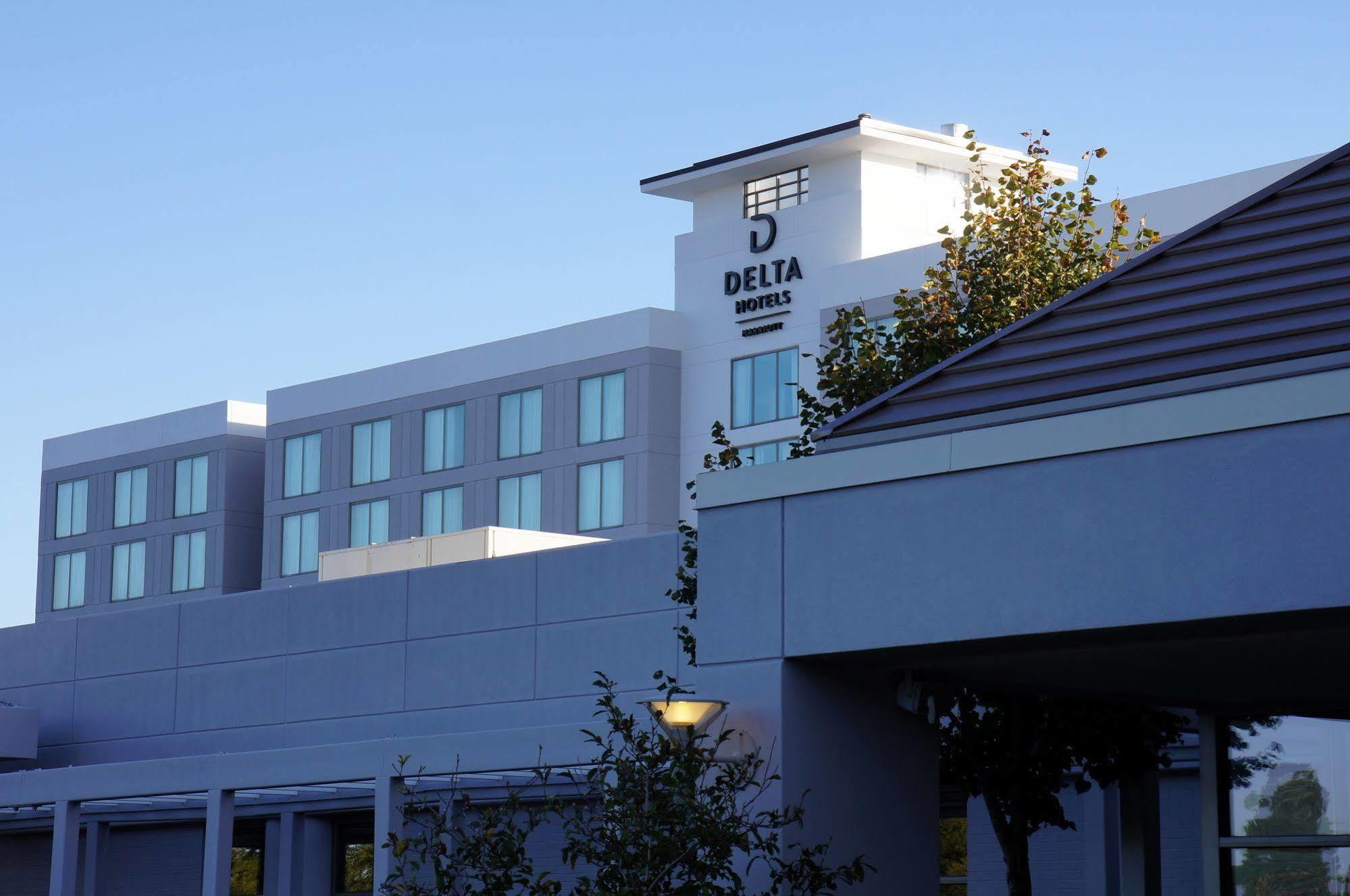 Holiday Inn Chesapeake Extérieur photo