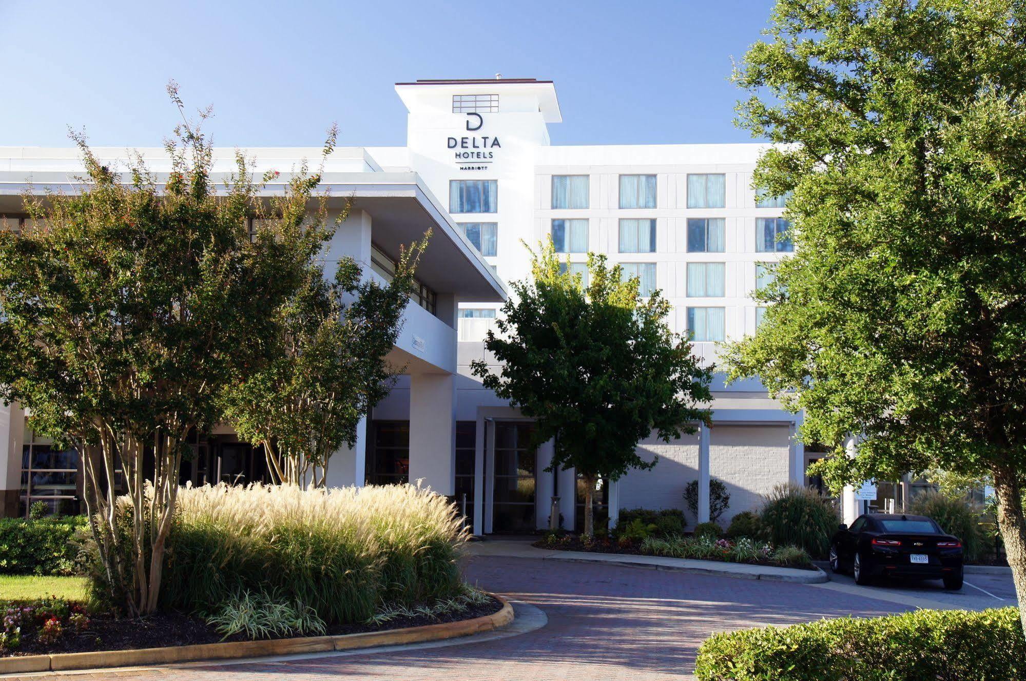 Holiday Inn Chesapeake Extérieur photo